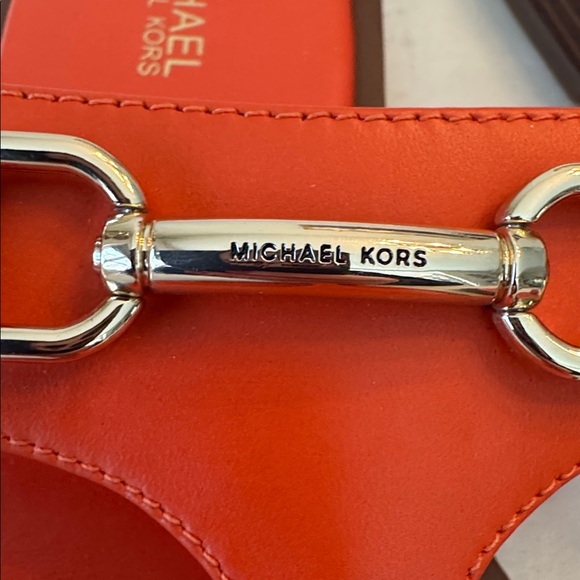 NWOT! Michael Kors Carson Horsebit T Strap Leather Sandals, sz 9 - Picture 3 of 6